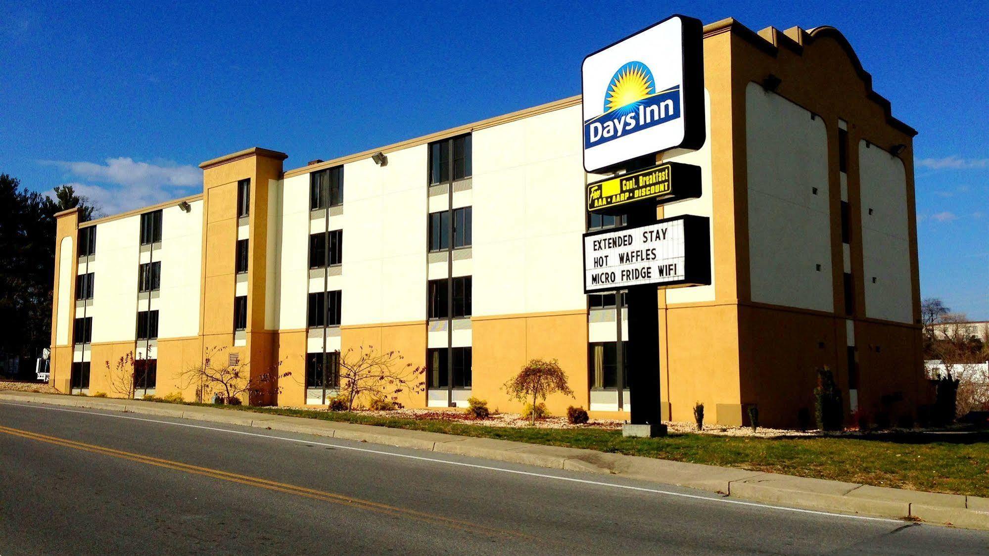 Days Inn By Wyndham Hagerstown I-70 Экстерьер фото